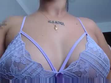 Watch sofiaasexy19 performing live on BoomCams free cam network
