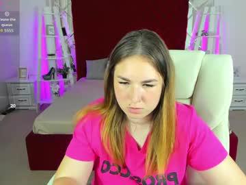 Watch sofii_darling performing live on BoomCams free cam network