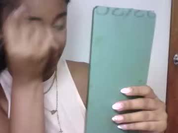 Watch sophiacastro19 performing live on BoomCams free cam network