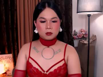Watch sophiacollinsx performing live on BoomCams free cam network