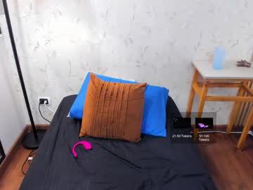 Watch sophiahart_ performing live on BoomCams free cam network