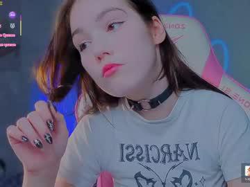 Watch sophie_nomenal_ performing live on BoomCams free cam network
