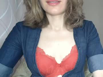 Watch sophiemisss performing live on BoomCams free cam network