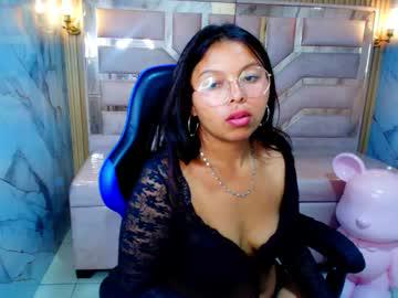 Watch sophy_r performing live on BoomCams free cam network