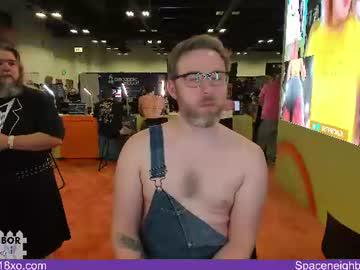 Watch spaceneighbor performing live on BoomCams free cam network
