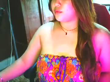 Watch spicykiana90 performing live on BoomCams free cam network