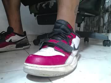 Watch srfindomfeet_ performing live on BoomCams free cam network