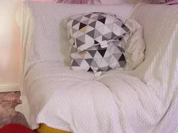 Watch statickittenn performing live on BoomCams free cam network
