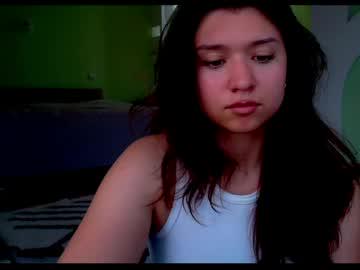 Watch steffi_xo performing live on BoomCams free cam network