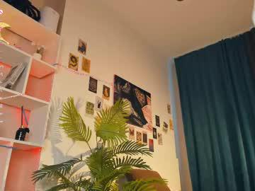 Watch sunday_morn1ng performing live on BoomCams free cam network
