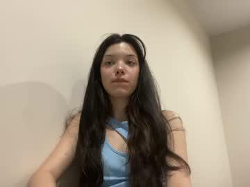 Watch sunnybloom_ performing live on BoomCams free cam network