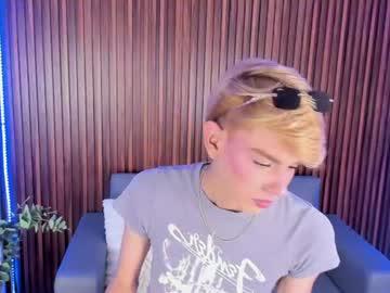 Watch sunnyboy29_ performing live on BoomCams free cam network