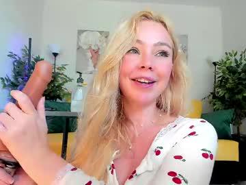 Watch super_peach performing live on BoomCams free cam network