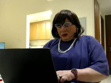Watch suzannebanci performing live on BoomCams free cam network