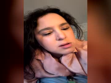 Watch suzyhere performing live on BoomCams free cam network