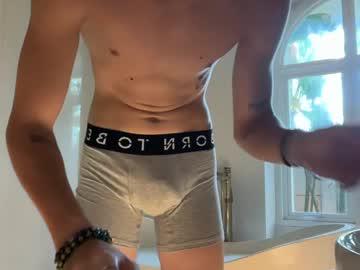 Watch sweet19sammy performing live on BoomCams free cam network