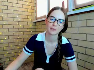 Watch sweet_bun__ performing live on BoomCams free cam network