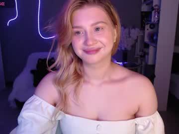 Watch sweet_nicole_333 performing live on BoomCams free cam network