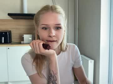 Watch sweetielis performing live on BoomCams free cam network