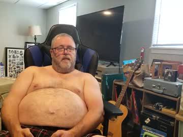 Watch tank106 performing live on BoomCams free cam network