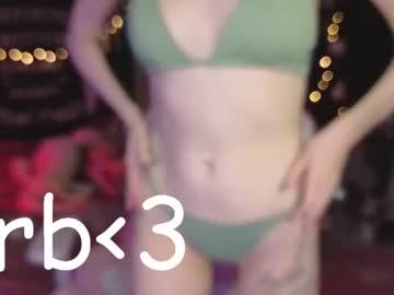 Watch tati_crackling performing live on BoomCams free cam network