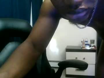 Watch tevinbankz performing live on BoomCams free cam network