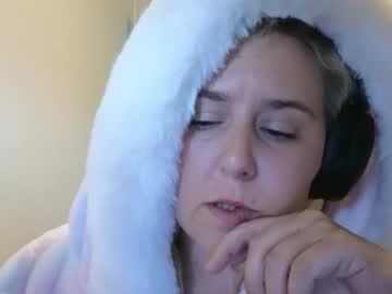 Watch theauroramae performing live on BoomCams free cam network