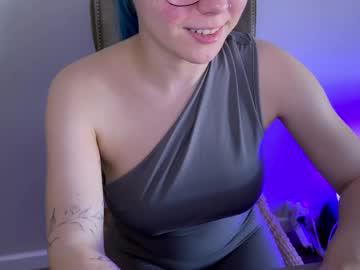 Watch theblue_moonie performing live on BoomCams free cam network