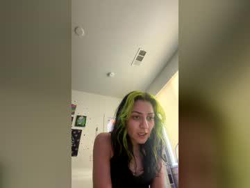 Watch thebrattybelle99 performing live on BoomCams free cam network