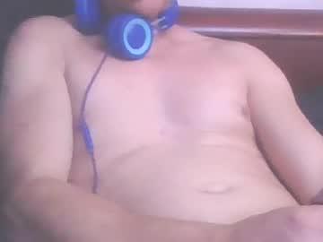 Watch thefunbeandip performing live on BoomCams free cam network