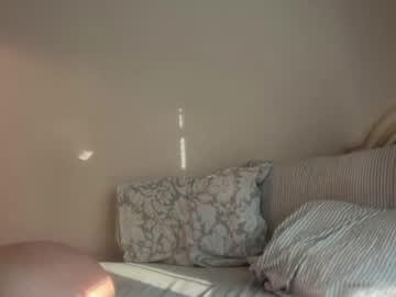 Watch thevaleriemae performing live on BoomCams free cam network