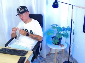 Watch thiagocum18 performing live on BoomCams free cam network