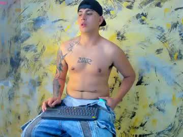 Watch thomas_thundr performing live on BoomCams free cam network