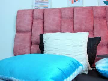 Watch tiffanyfox_1 performing live on BoomCams free cam network