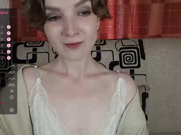 Watch tinawincee performing live on BoomCams free cam network
