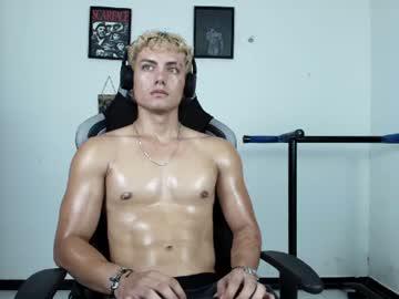 Watch titan_fitness performing live on BoomCams free cam network