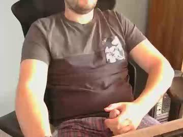 Watch tomin3m performing live on BoomCams free cam network