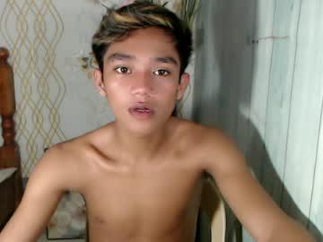 Watch toothlessxx performing live on BoomCams free cam network