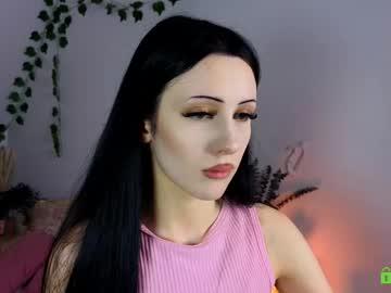Watch tori_blaze performing live on BoomCams free cam network
