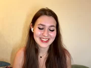 Watch tracievanier performing live on BoomCams free cam network