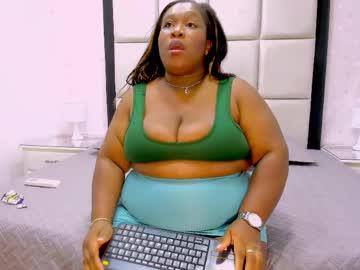 Watch treisyvixen performing live on BoomCams free cam network
