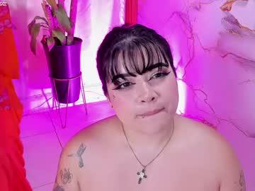Watch trixxiee_ performing live on BoomCams free cam network