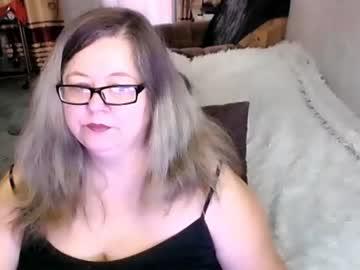 Watch tviks performing live on BoomCams free cam network