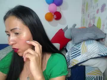 Watch tyna_b performing live on BoomCams free cam network