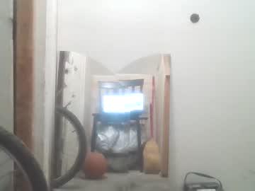 Watch ulookiplayit performing live on BoomCams free cam network