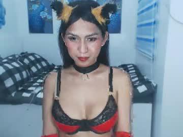 Watch urhotsapphire performing live on BoomCams free cam network