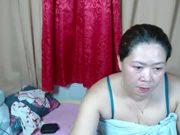 Watch urpinay_singlemother performing live on BoomCams free cam network
