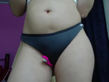 Watch vainilla_cam performing live on BoomCams free cam network