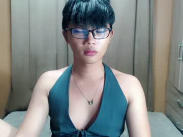 Watch valotch performing live on BoomCams free cam network