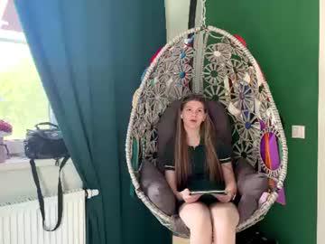 Watch venussamples performing live on BoomCams free cam network